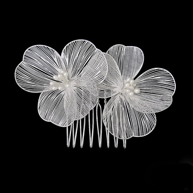 Light Silver Flower Comb