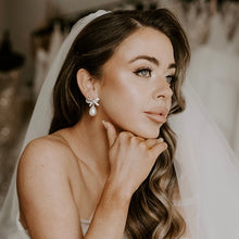 Load image into Gallery viewer, Crystal Bow &amp; Pearl Earrings Silver
