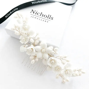 Porcelain White Flower and Freshwater Pearl Comb