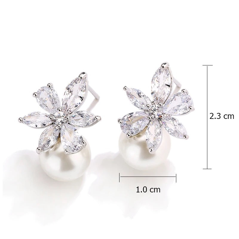 Bonita Pearl & Crystal Earrings