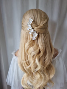 Porcelain White Flower Comb