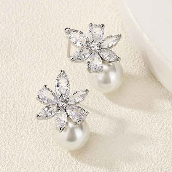 Bonita Pearl & Crystal Earrings