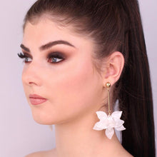 Load image into Gallery viewer, Francoise White Flower Earrings
