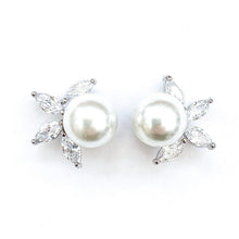 Load image into Gallery viewer, Desire Flower &amp; Pearl Studs
