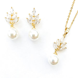 Serenity Gold Flower & Pearl Set
