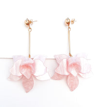 Load image into Gallery viewer, Francoise Pink Flower Earrings
