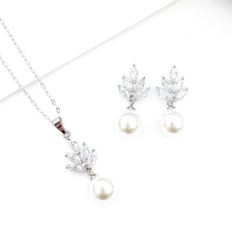 Serenity Silver Flower & Pearl Set