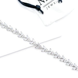 Dainty Flower Bracelet