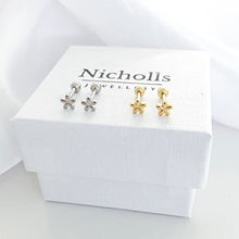 Load image into Gallery viewer, Dainty Daisy Silver studs
